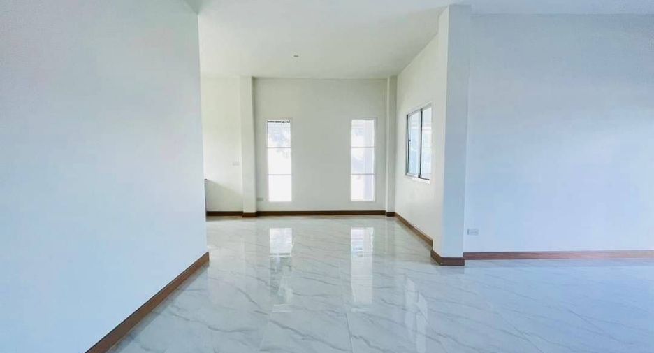 À vendre 3 chambres maison à Mueang Lamphun, Lamphun