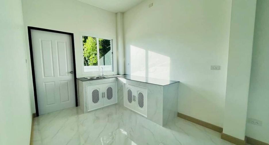 À vendre 3 chambres maison à Mueang Lamphun, Lamphun