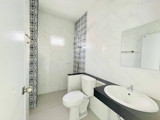 À vendre 3 chambres maison à Mueang Lamphun, Lamphun