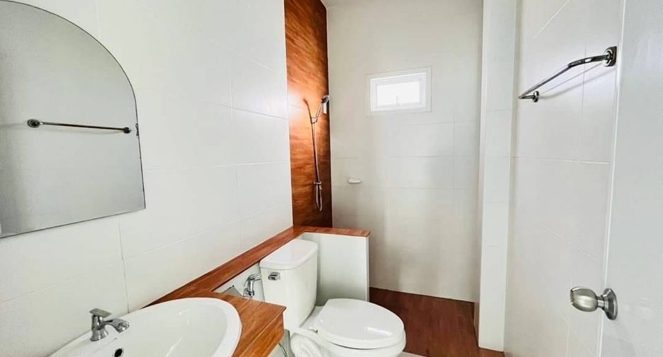 À vendre 3 chambres maison à Mueang Lamphun, Lamphun