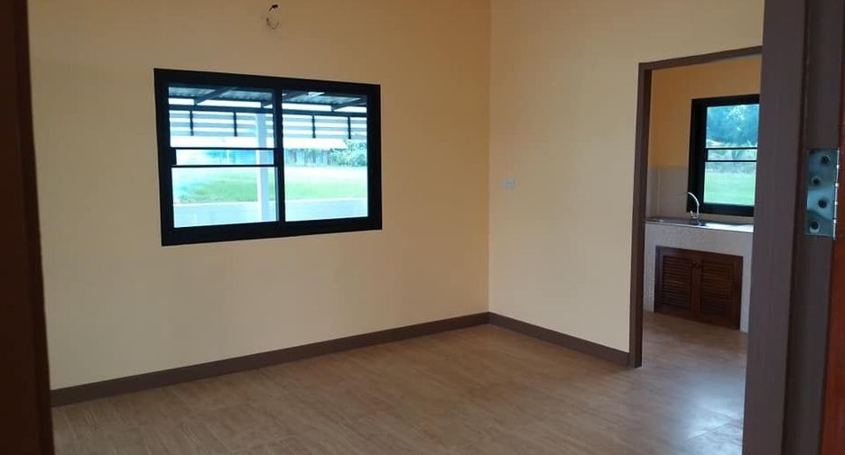 À vendre 2 chambres maison à Mueang Lamphun, Lamphun