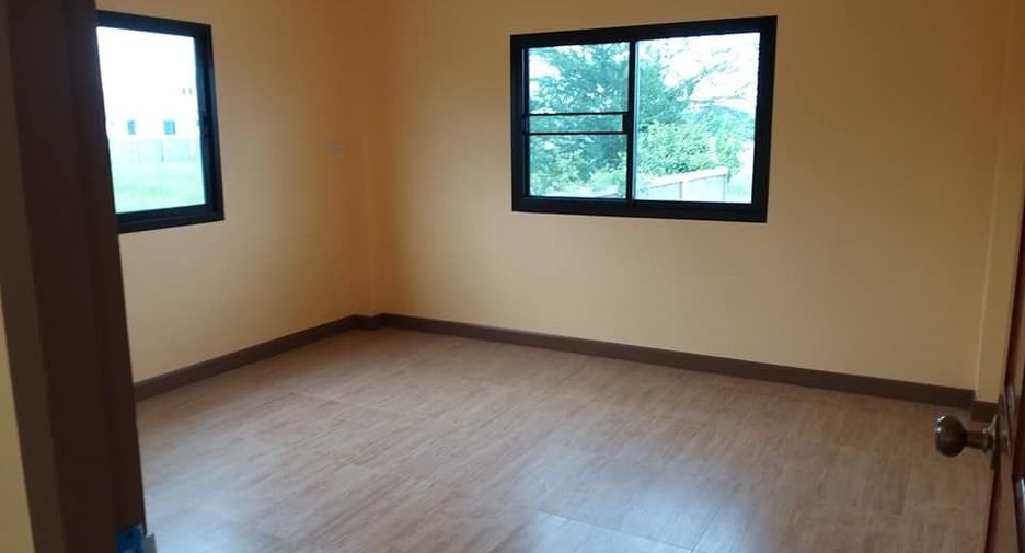 À vendre 2 chambres maison à Mueang Lamphun, Lamphun