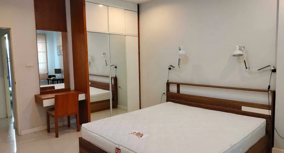 For rent 3 ベッドルーム townhouse in Mueang Chiang Mai, Chiang Mai