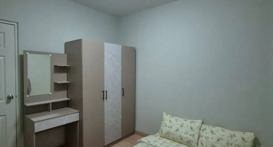 For rent 3 bedrooms townhouse in Saraphi, Chiang Mai