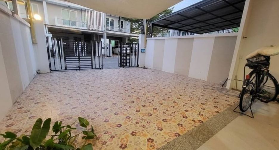 For rent 3 bedrooms villa in Mueang Chiang Mai, Chiang Mai