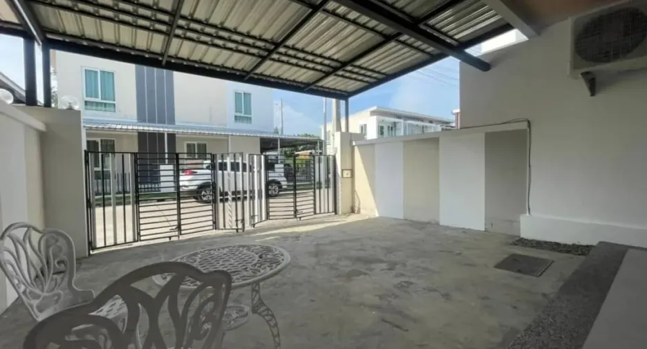 For rent 3 bedrooms townhouse in Mueang Chiang Mai, Chiang Mai