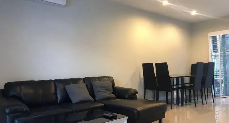 For rent 3 bedrooms townhouse in Mueang Chiang Mai, Chiang Mai