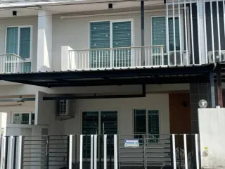For rent 3 bedrooms townhouse in Mueang Chiang Mai, Chiang Mai