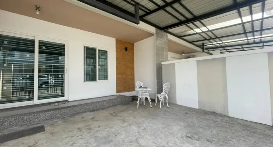 For rent 3 bedrooms townhouse in Mueang Chiang Mai, Chiang Mai