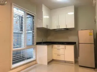 For rent 3 bedrooms townhouse in Mueang Chiang Mai, Chiang Mai