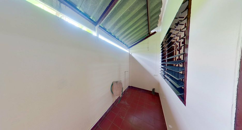 For sale 2 bedrooms townhouse in San Kamphaeng, Chiang Mai