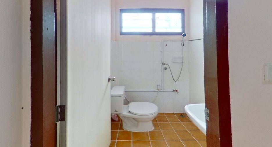 For sale 2 bedrooms townhouse in San Kamphaeng, Chiang Mai