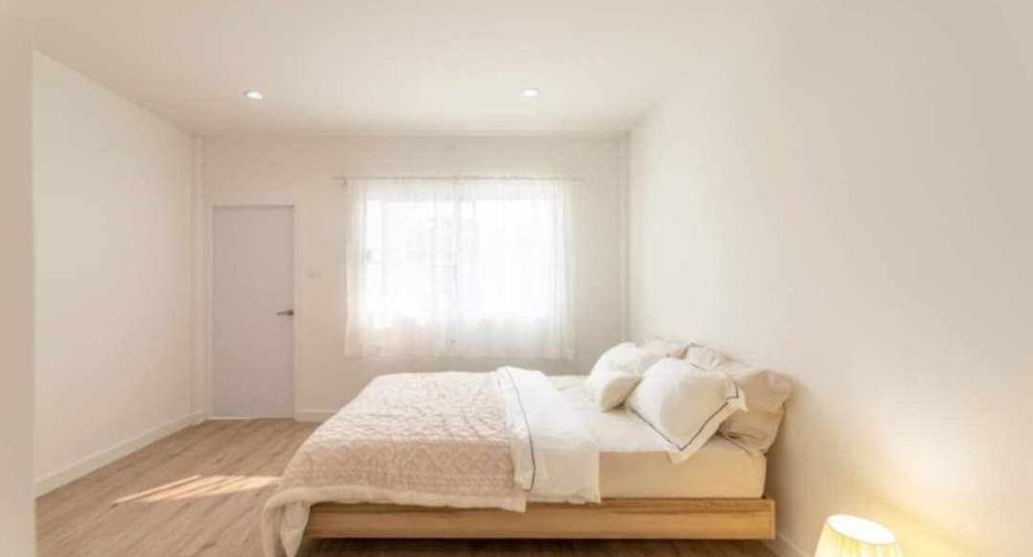 For rent 2 bedrooms townhouse in Mueang Chiang Mai, Chiang Mai