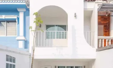 For rent 2 bedrooms townhouse in Mueang Chiang Mai, Chiang Mai