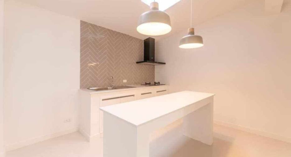 For rent 2 bedrooms townhouse in Mueang Chiang Mai, Chiang Mai