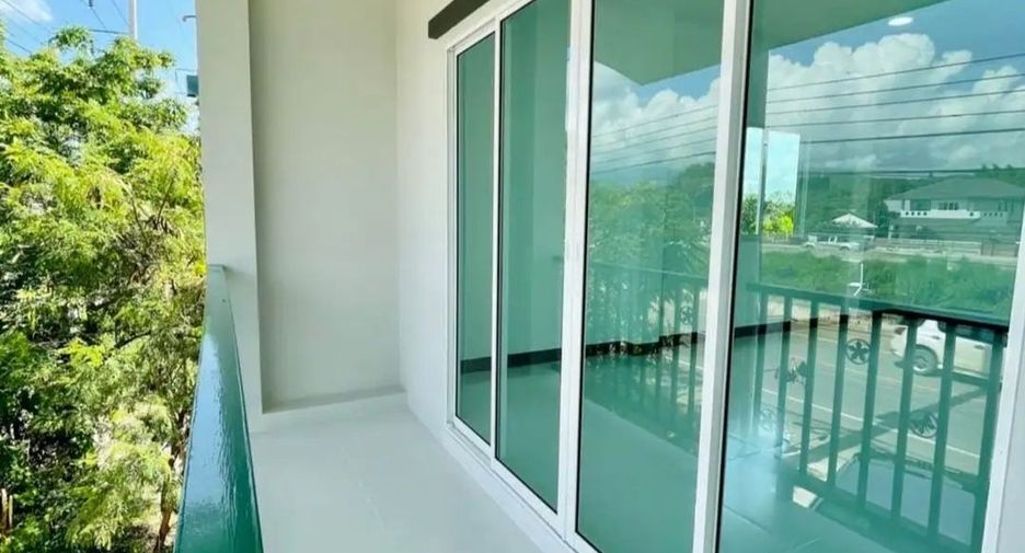 For rent 3 bedrooms townhouse in Hang Dong, Chiang Mai