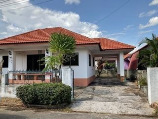 À vendre 2 chambres maison à Mueang Lamphun, Lamphun