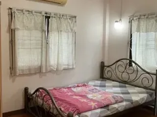 À vendre 2 chambres maison à Mueang Lamphun, Lamphun