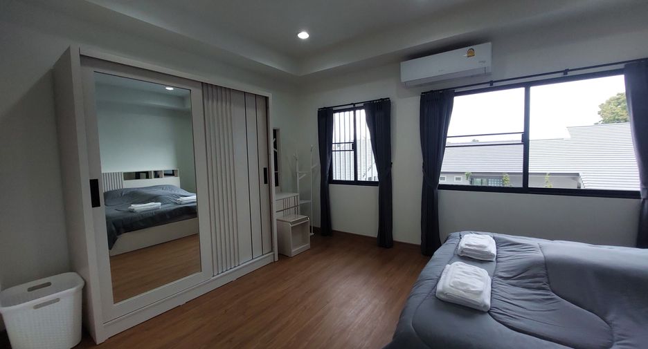 For rent 2 bedrooms townhouse in San Kamphaeng, Chiang Mai