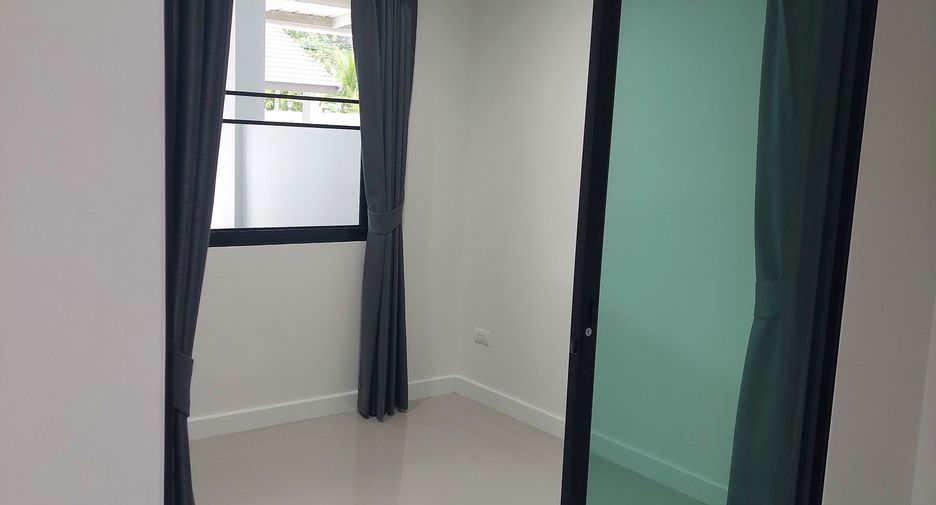 For rent 2 bedrooms townhouse in San Kamphaeng, Chiang Mai