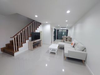 For rent 2 bedrooms townhouse in San Kamphaeng, Chiang Mai
