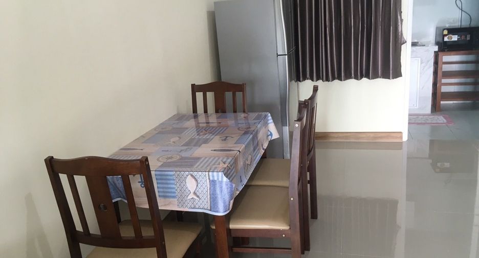 For rent 3 bedrooms townhouse in Mueang Chiang Mai, Chiang Mai