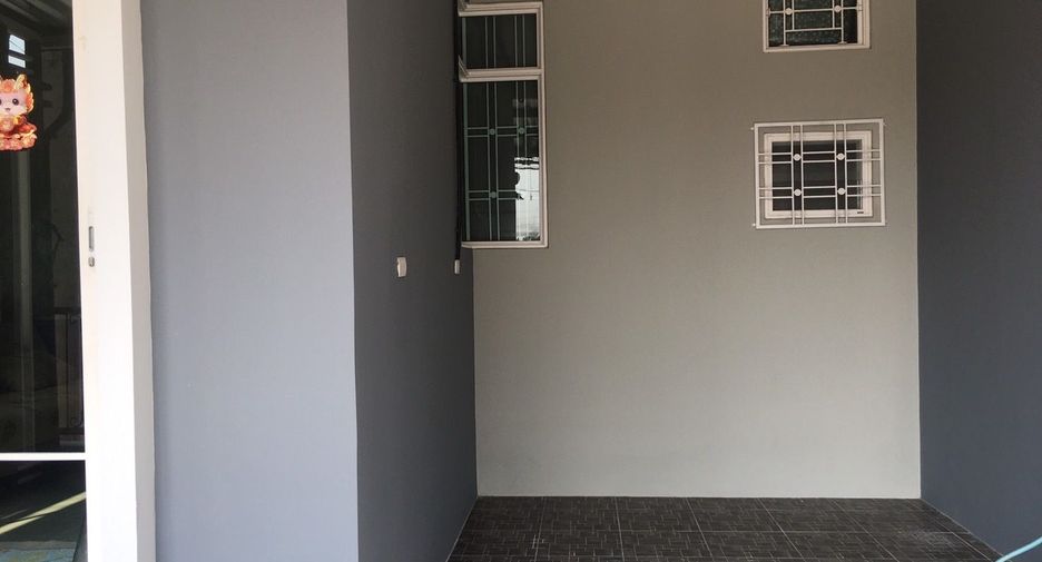 For rent 3 bedrooms townhouse in Mueang Chiang Mai, Chiang Mai