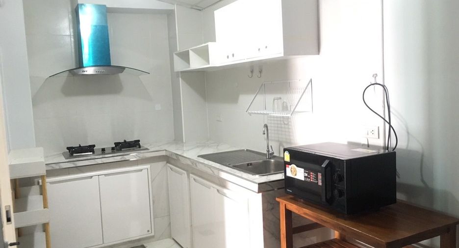 For rent 3 bedrooms townhouse in Mueang Chiang Mai, Chiang Mai