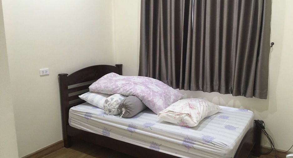 For rent 3 bedrooms townhouse in Mueang Chiang Mai, Chiang Mai