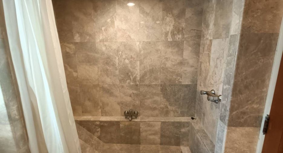 For rent 2 bedrooms apartment in Bang Lamung, Chonburi