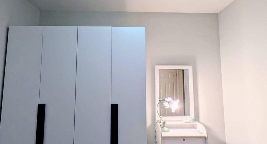 For rent 2 bedrooms townhouse in Saraphi, Chiang Mai