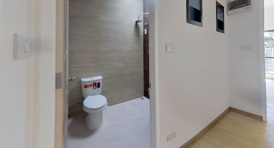 For sale 2 bedrooms townhouse in San Kamphaeng, Chiang Mai