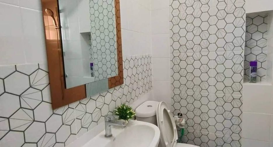 For rent 3 bedrooms townhouse in Mueang Chiang Mai, Chiang Mai