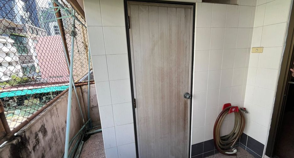 For rent 3 ベッドルーム townhouse in Din Daeng, Bangkok