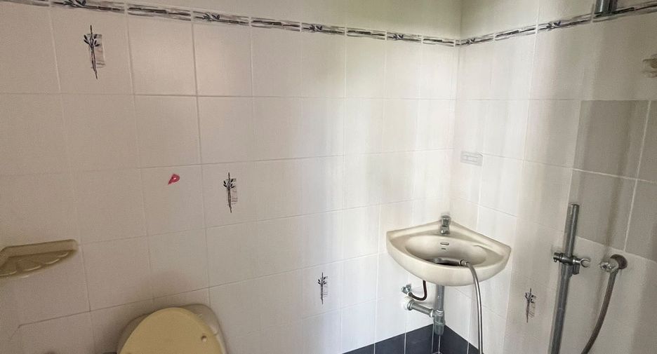 For rent 3 ベッドルーム townhouse in Din Daeng, Bangkok