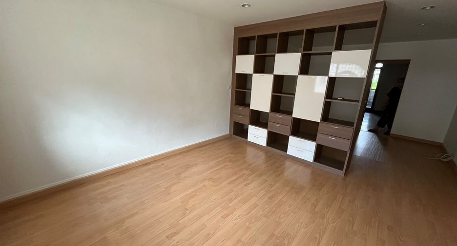 For rent 3 ベッドルーム townhouse in Din Daeng, Bangkok