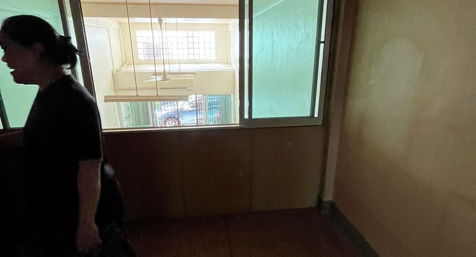 For rent 3 ベッドルーム townhouse in Din Daeng, Bangkok