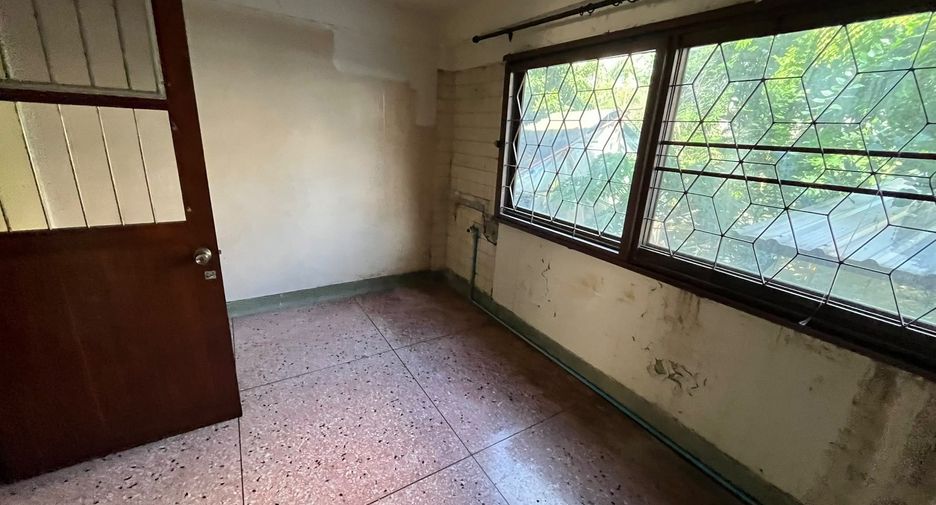 For rent 3 ベッドルーム townhouse in Din Daeng, Bangkok