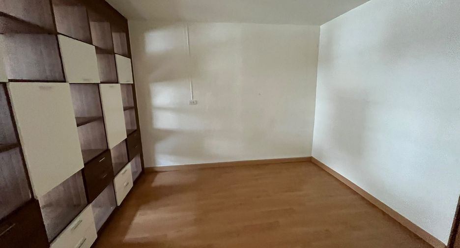 For rent 3 ベッドルーム townhouse in Din Daeng, Bangkok