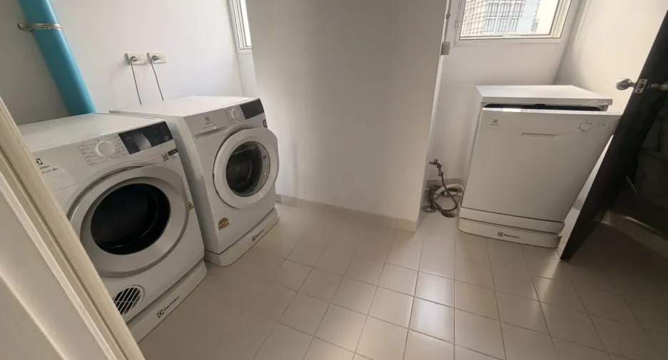 For rent 3 bedrooms condo in Khlong Toei, Bangkok