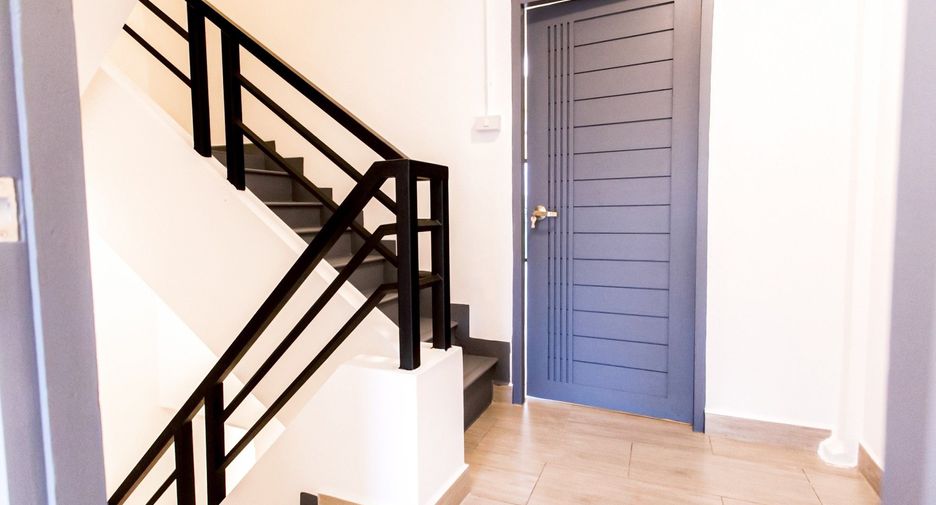 For sale 4 bedrooms townhouse in Bueng Kum, Bangkok