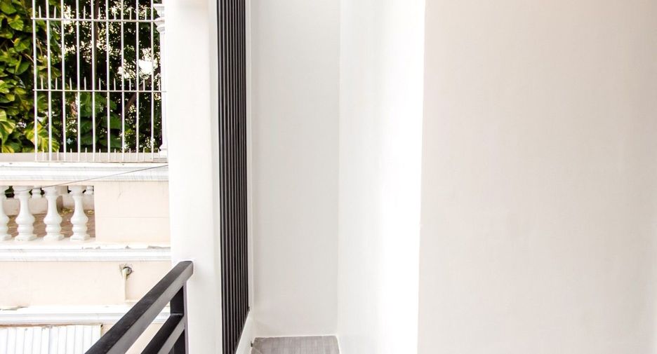 For sale 4 bedrooms townhouse in Bueng Kum, Bangkok
