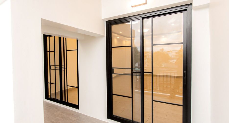 For sale 4 bedrooms townhouse in Bueng Kum, Bangkok