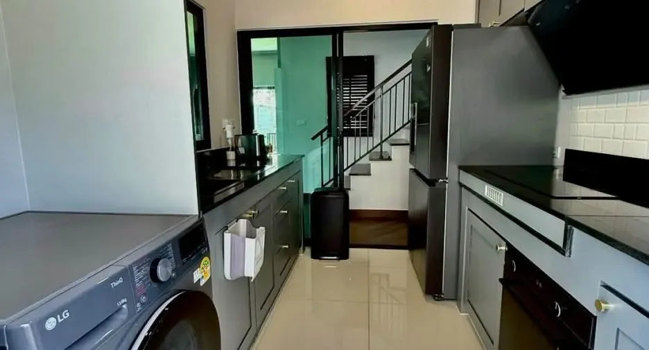 Haus zur Miete mit 4 Zimmer in Bang Phli, Samut Prakan