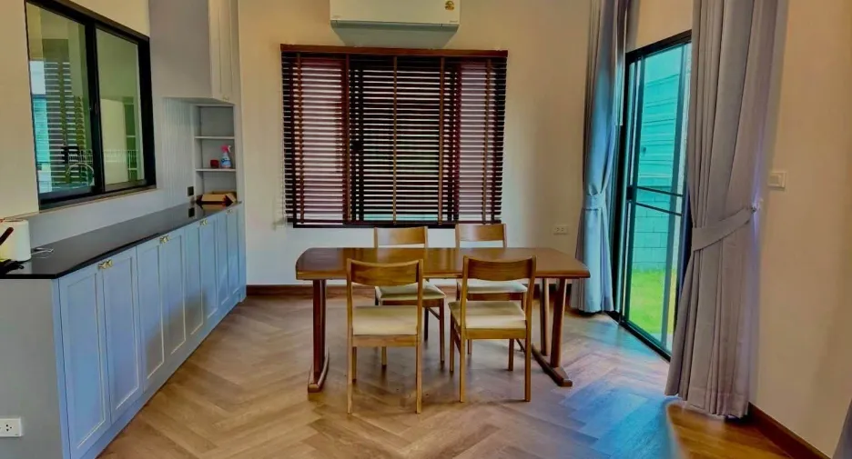 Haus zur Miete mit 4 Zimmer in Bang Phli, Samut Prakan