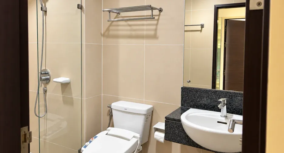 For sale and for rent 2 bedrooms condo in Watthana, Bangkok