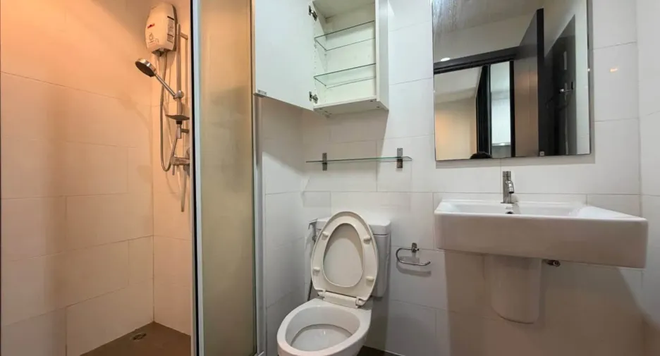 For rent 1 bed condo in Watthana, Bangkok