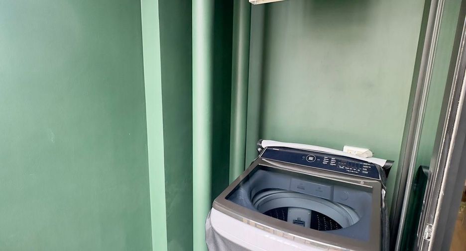 For rent studio condo in Huai Khwang, Bangkok