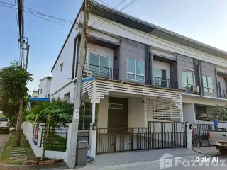 For sale 3 bedrooms townhouse in Mueang Samut Prakan, Samut Prakan