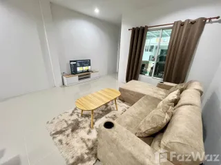 For rent 2 bedrooms townhouse in San Kamphaeng, Chiang Mai